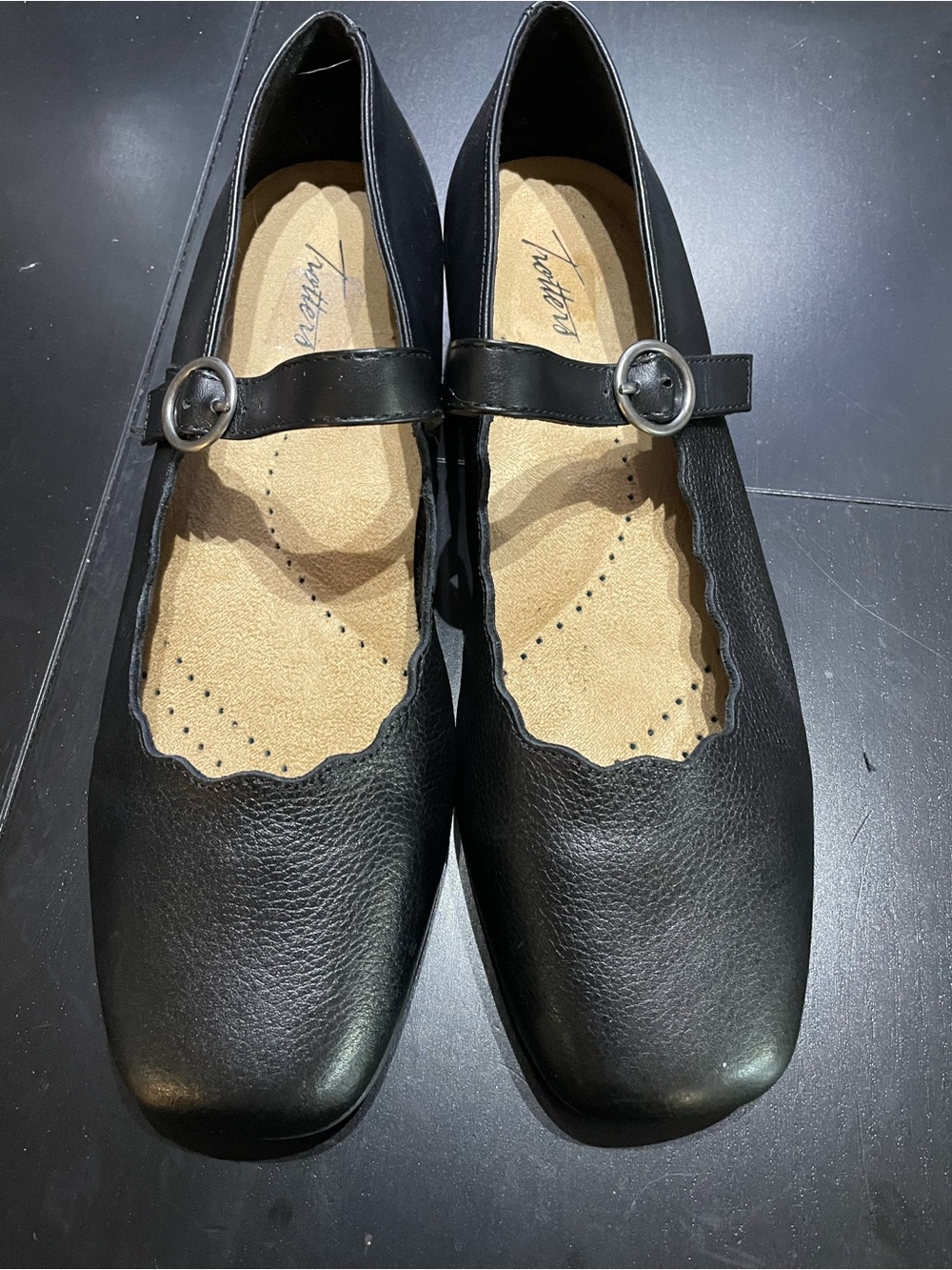 Trotters Black Leather Mary Jane Flats with Buckle